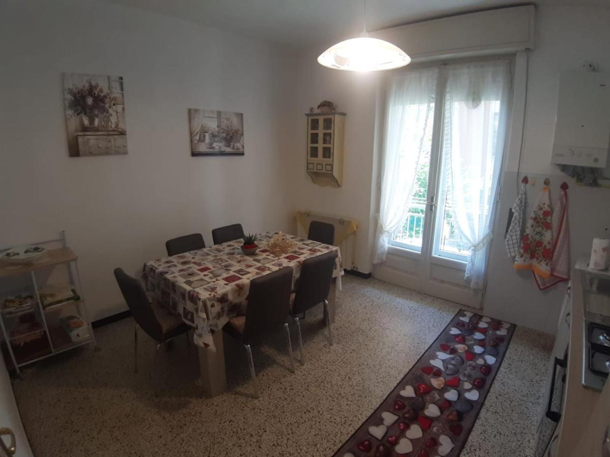 Appartamento Centrale Fino A 8 Posti Letto Pontremoli Extérieur photo